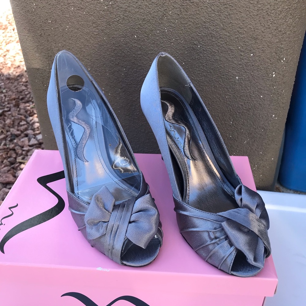 Dress shoe